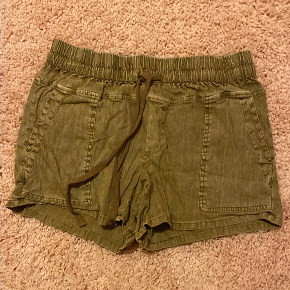 Kut from the Kloth Olive Green Cargo Shorts